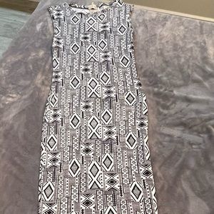 One Clothing Women’s bodycon geometric midi dress black & white pattern Size M